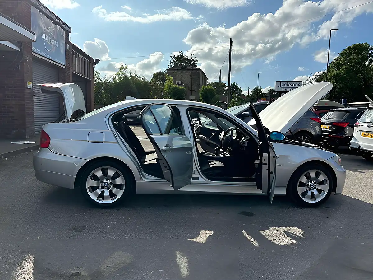 Used 2006 BMW 3 Series Se Silver - Interior and Exterior details 13