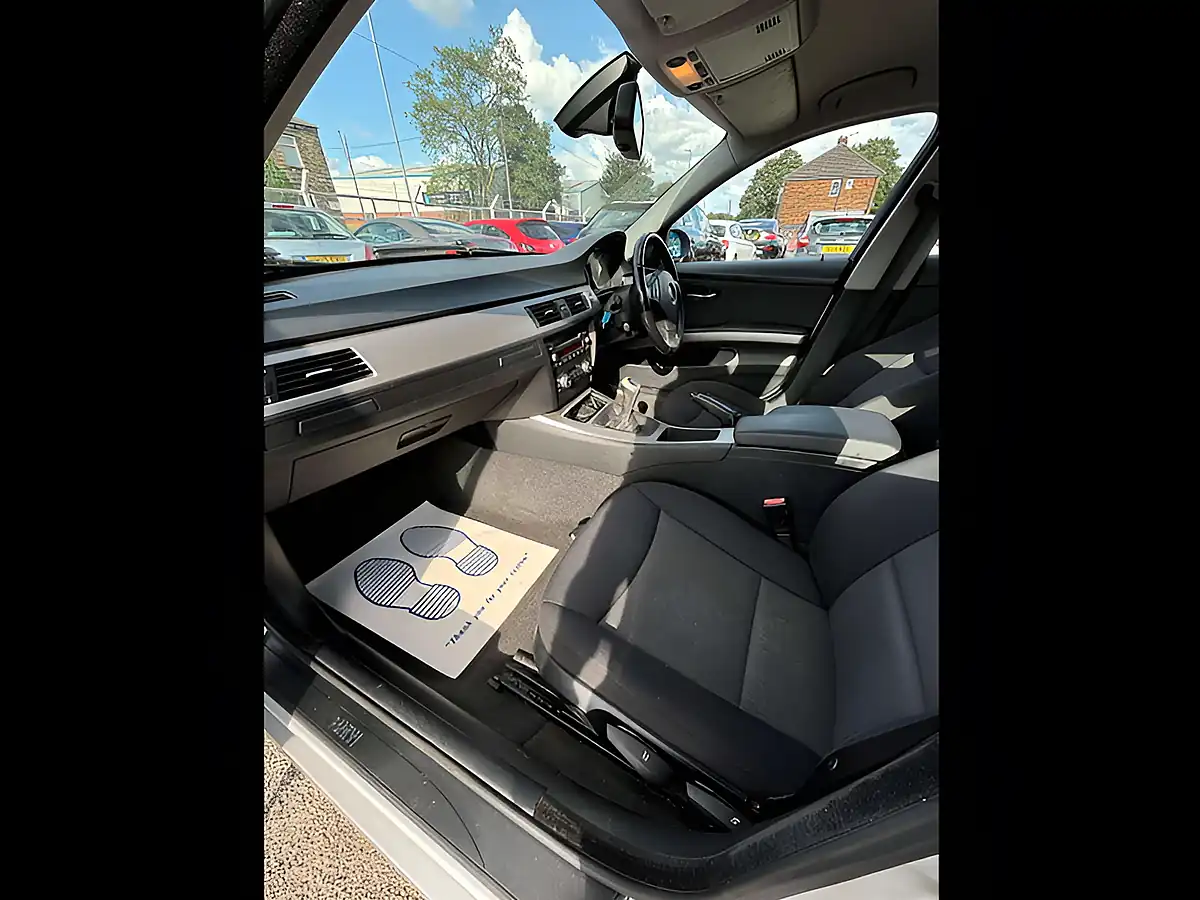 Used 2006 BMW 3 Series Se Silver - Interior and Exterior details 17