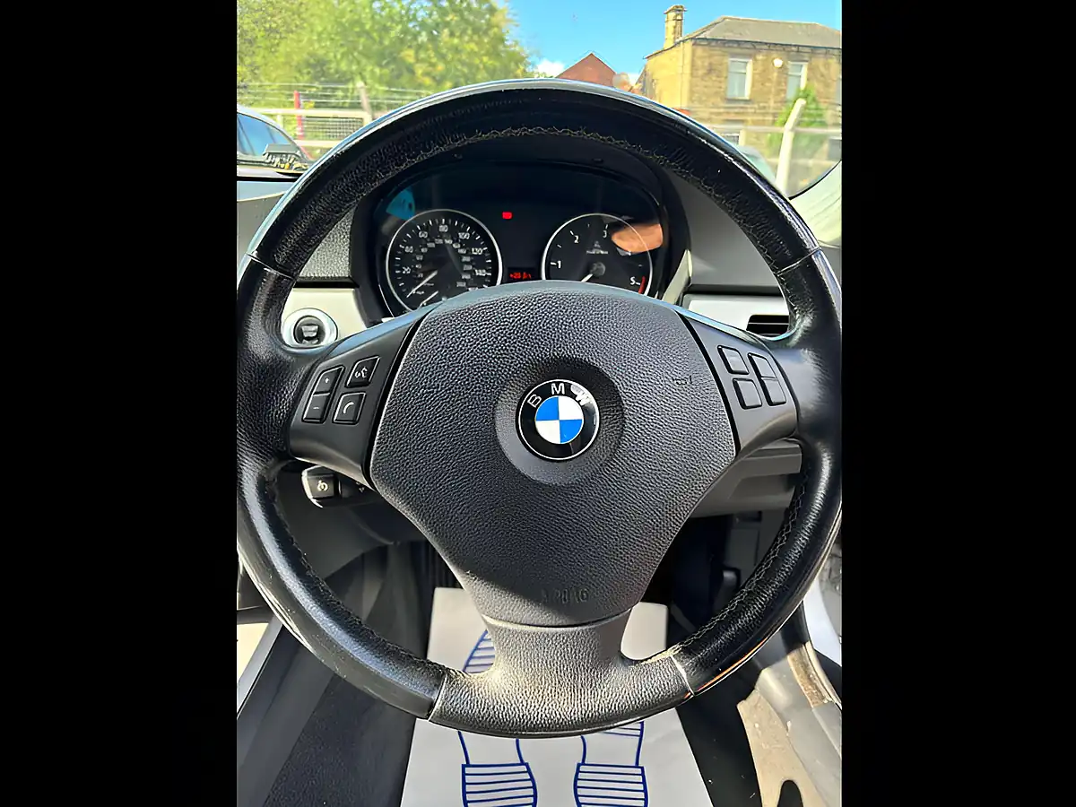 Used 2006 BMW 3 Series Se Silver - Interior and Exterior details 19