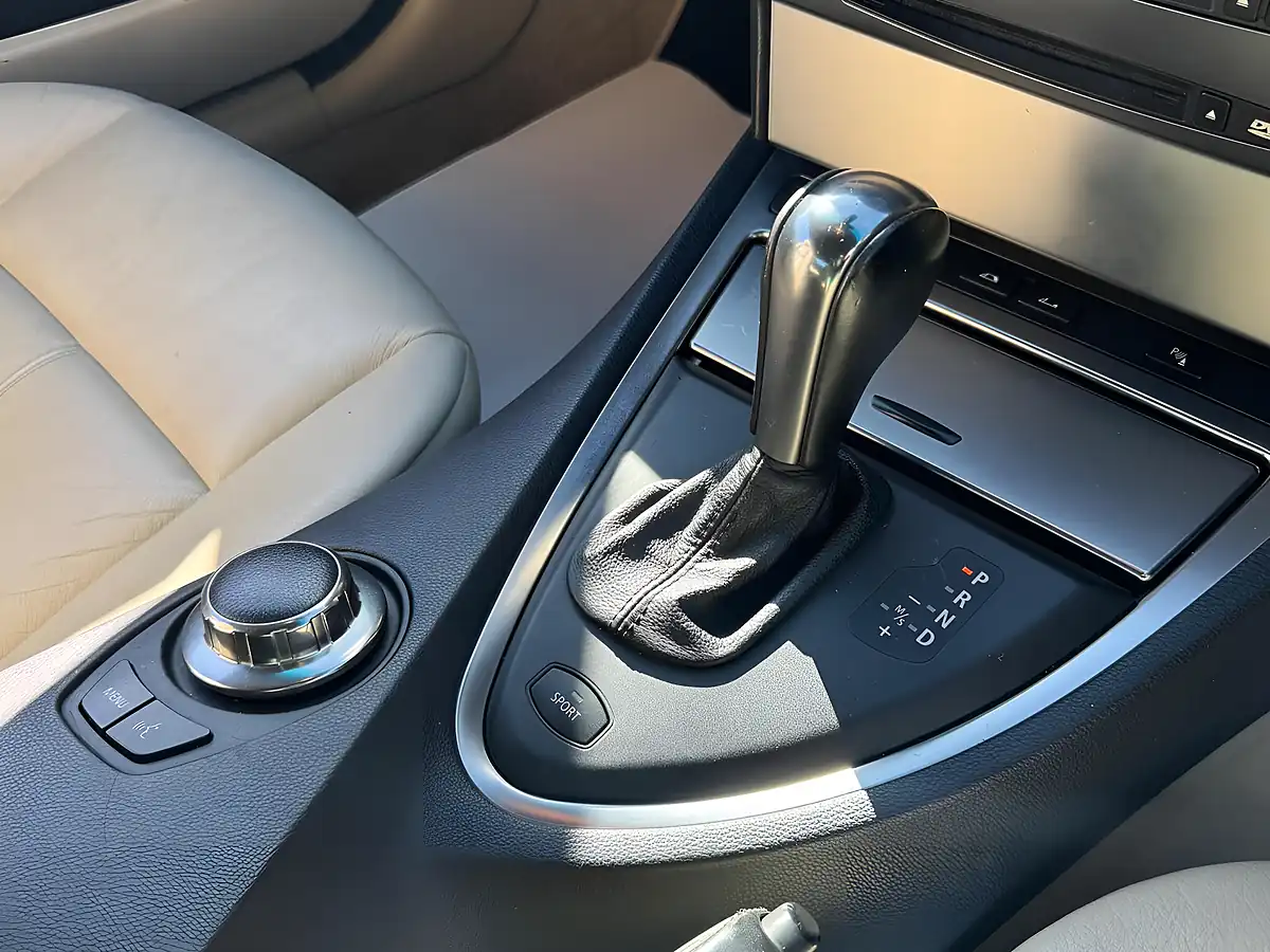Used 2006 BMW 6 Series Black - Interior and Exterior details 10