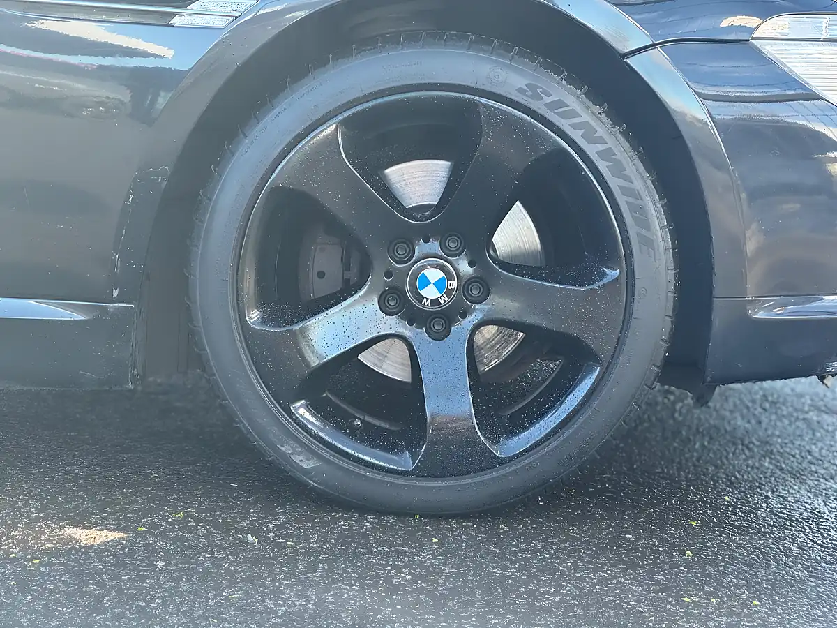 Used 2006 BMW 6 Series Black - Interior and Exterior details 13