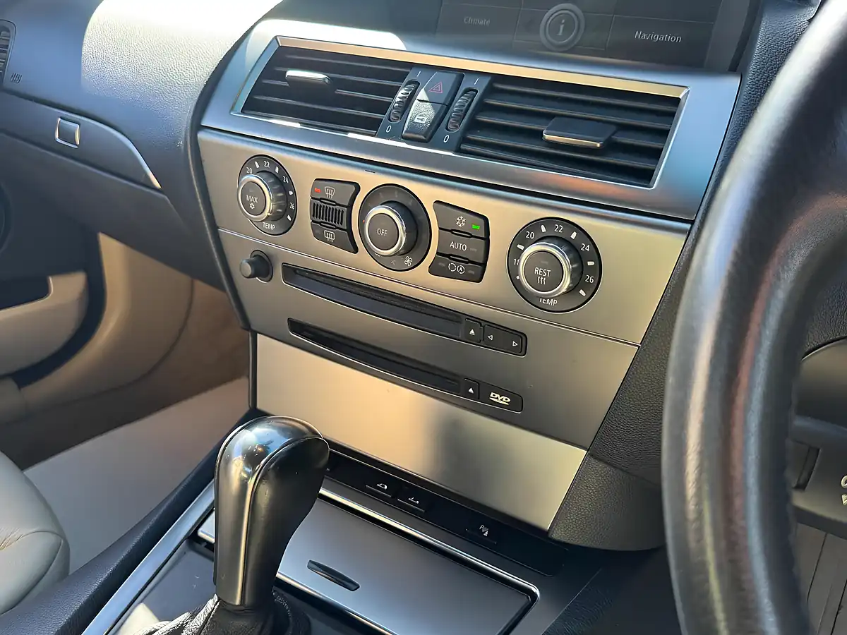 Used 2006 BMW 6 Series Black - Interior and Exterior details 17