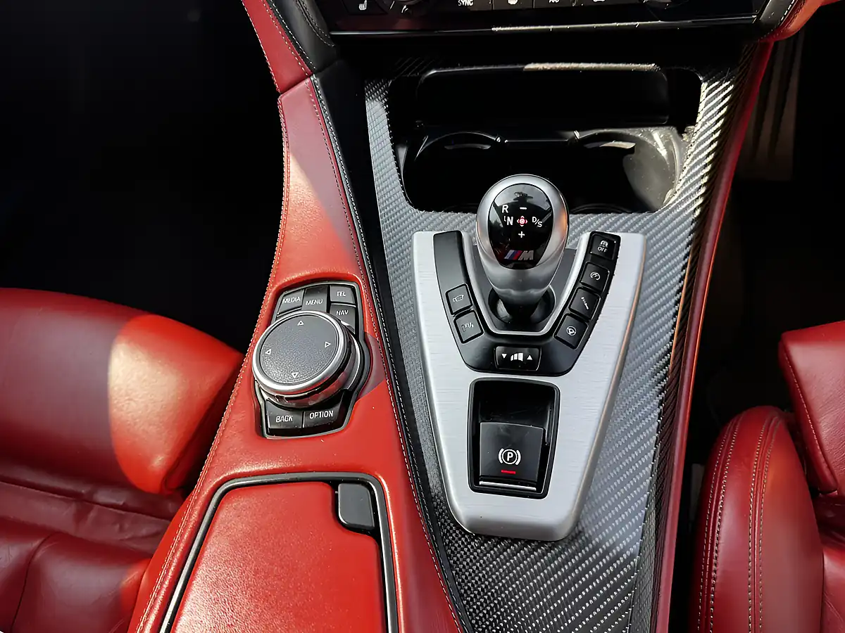 Used 2006 BMW 6 Series M6 Grey - Interior and Exterior details 16