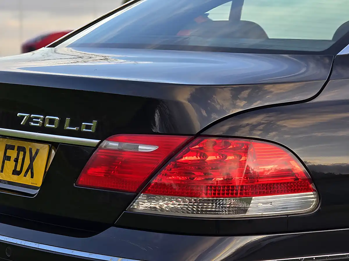 Used 2006 BMW 7 Series Se Black - Interior and Exterior details 17