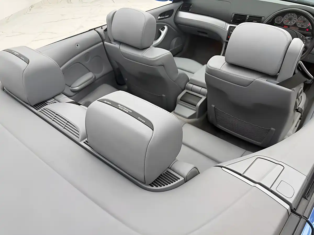 Used 2006 BMW M3 Convertible Estoril Blue - Interior and Exterior details 10