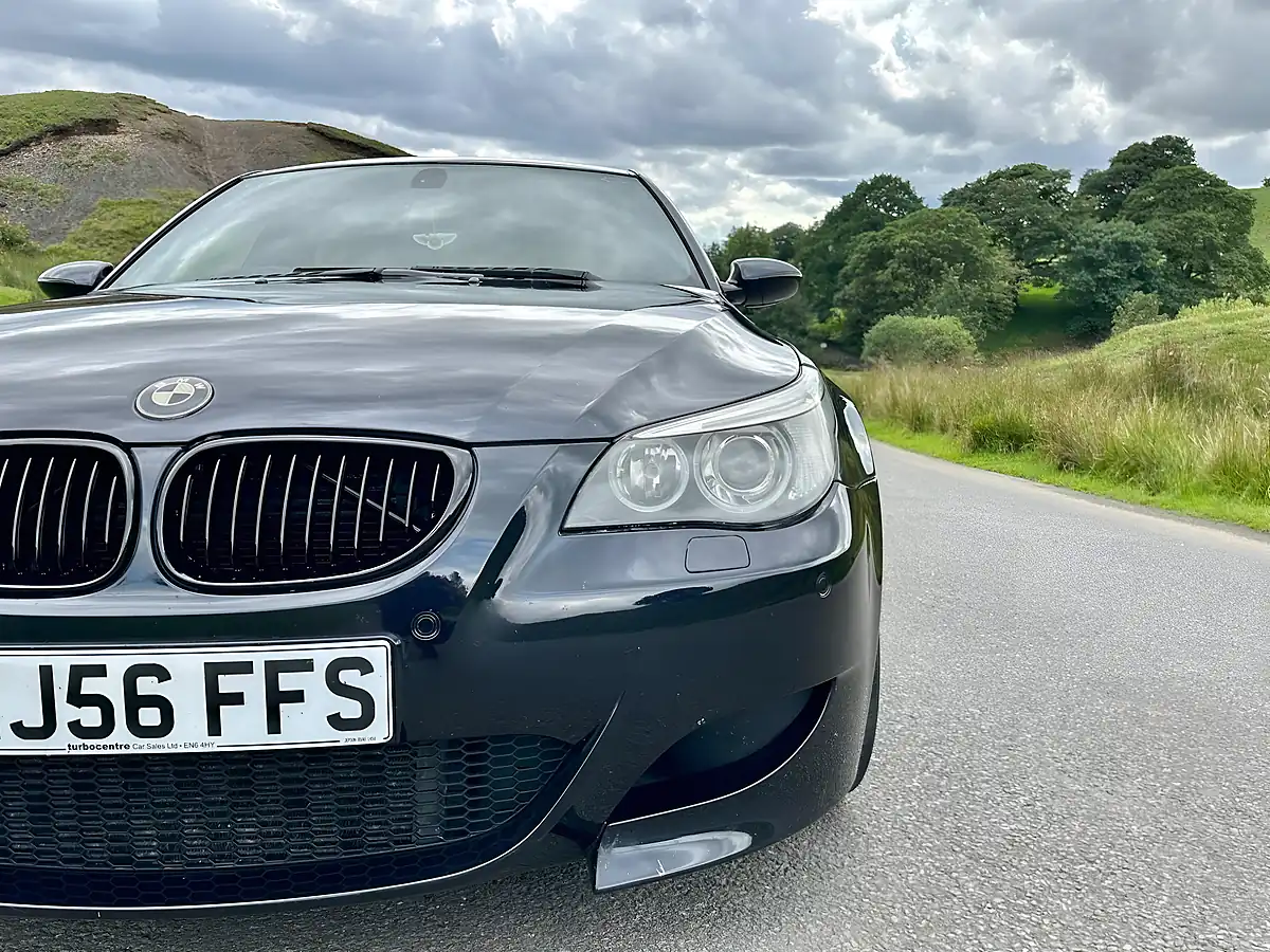 Used 2006 BMW M5 Smg Euro 4 4dr Black - Interior and Exterior details 10