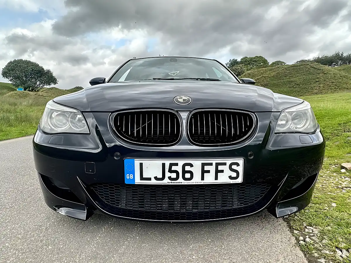 Used 2006 BMW M5 Smg Euro 4 4dr Black - Interior and Exterior details 13
