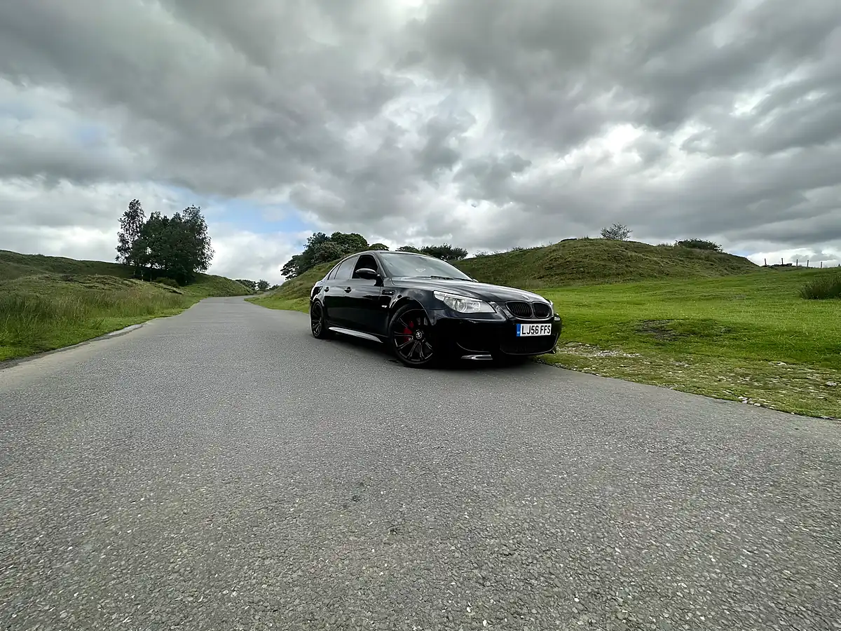 Used 2006 BMW M5 Smg Euro 4 4dr Black - Interior and Exterior details 18
