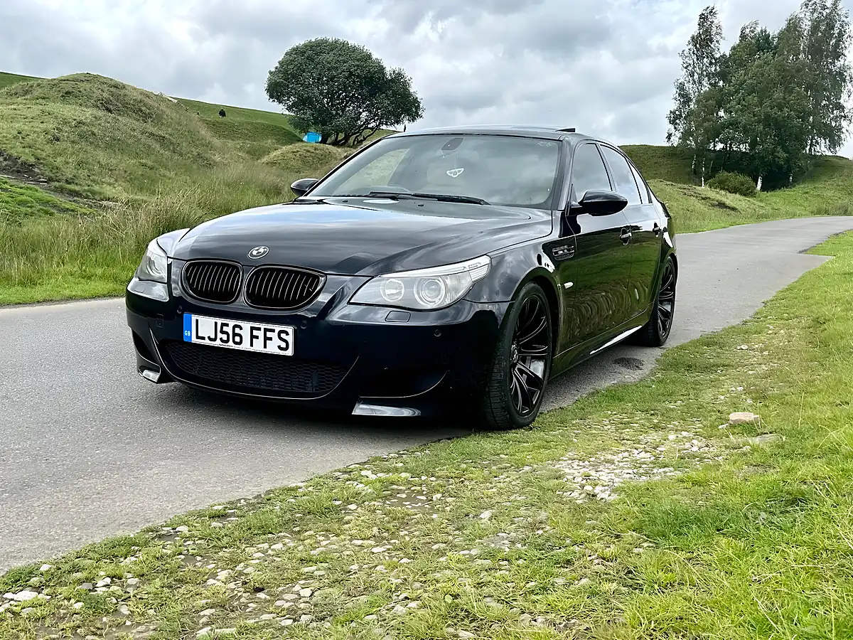 Used 2006 BMW M5 Smg Euro 4 4dr Black - Interior and Exterior details 7