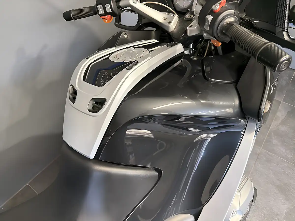 Used 2006 BMW R 1200 Rt Grey - Interior and Exterior details 8