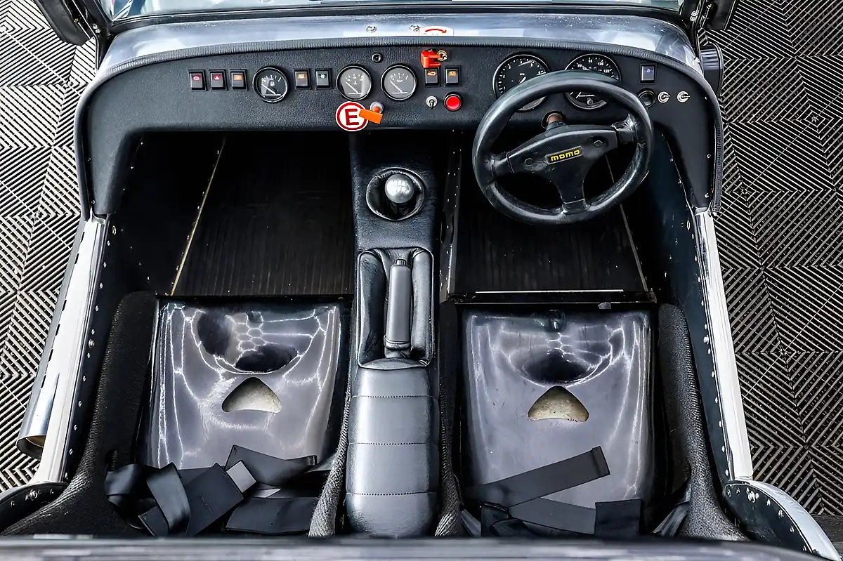 Used 2006 Caterham Seven Black - Interior and Exterior details 17