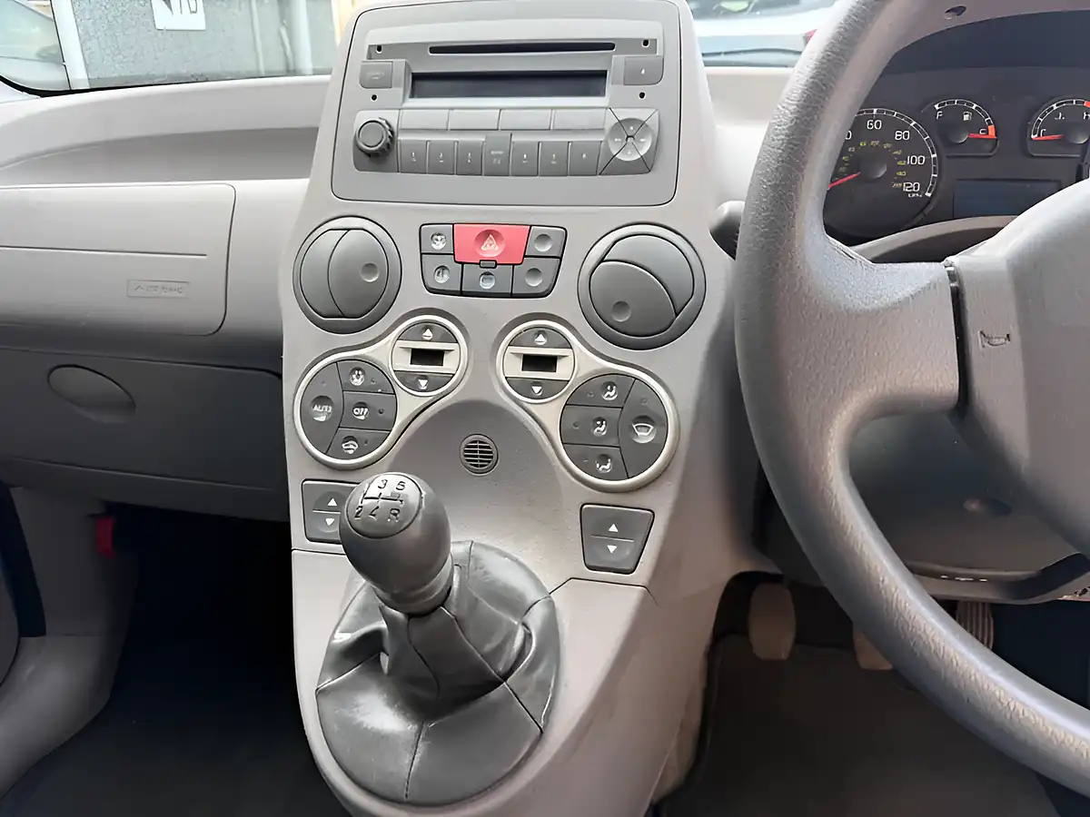 Used 2006 Fiat Panda Eleganza Blue - Interior and Exterior details 12