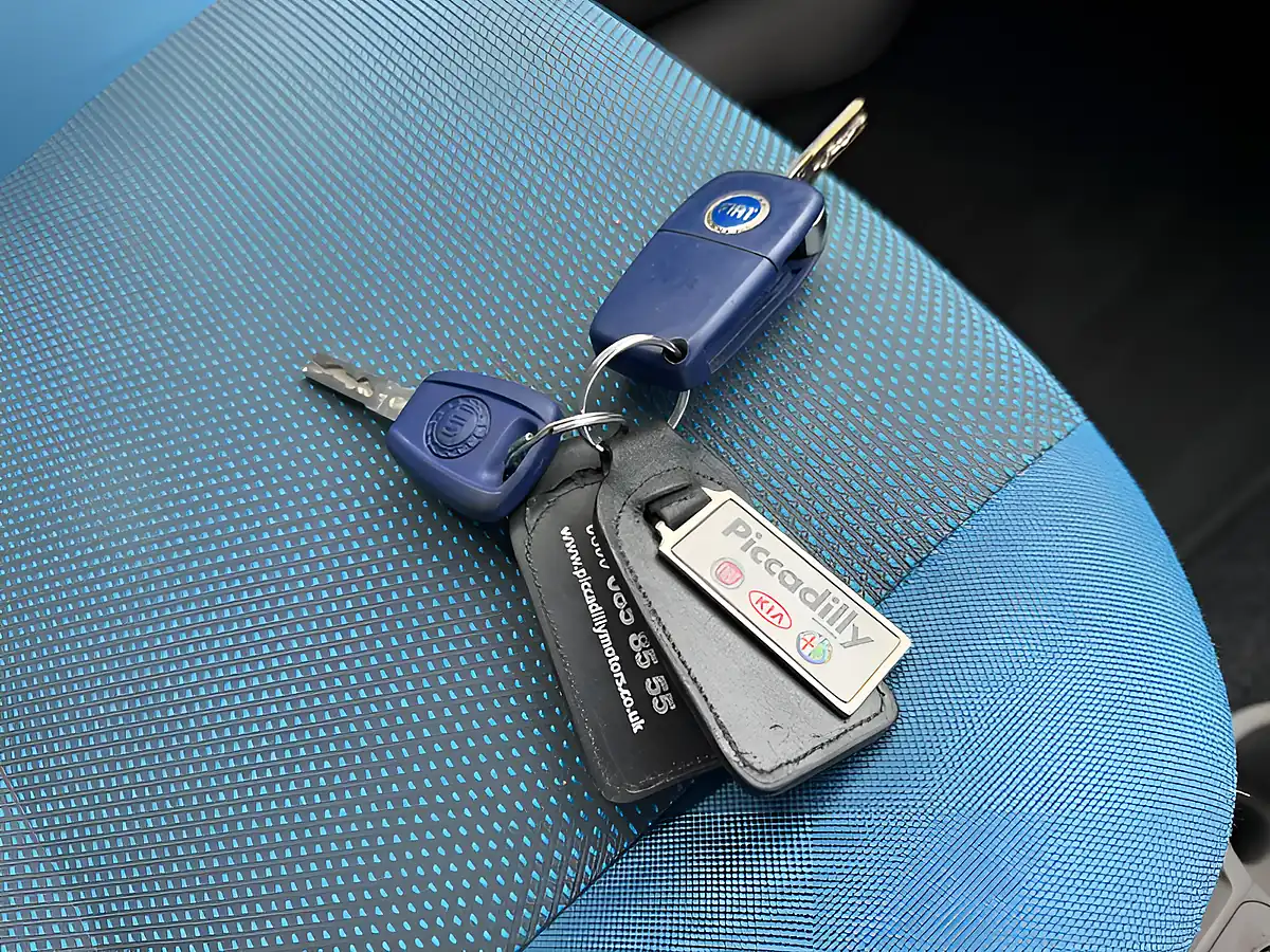 Used 2006 Fiat Panda Eleganza Blue - Interior and Exterior details 15