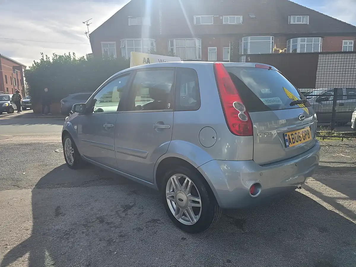 Used 2006 Ford Fiesta Ghia Blue - Interior and Exterior details 11