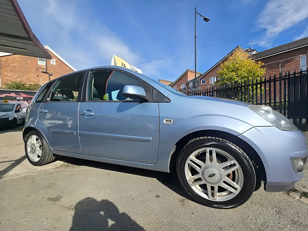 Used 2006 Ford Fiesta Ghia Blue - Interior and Exterior details 2
