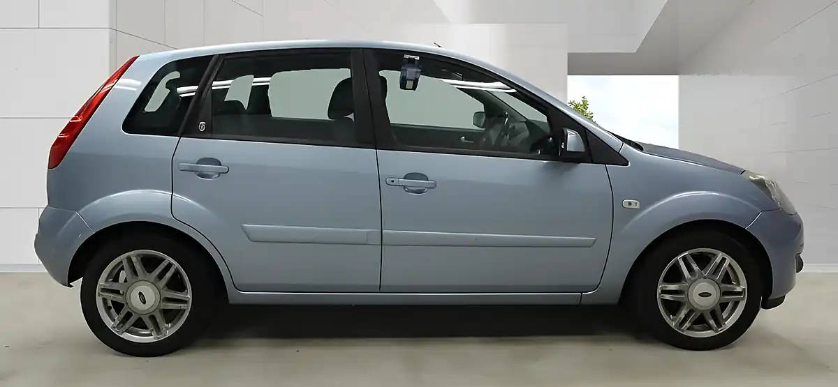 Used 2006 Ford Fiesta Ghia Blue - Interior and Exterior details 3