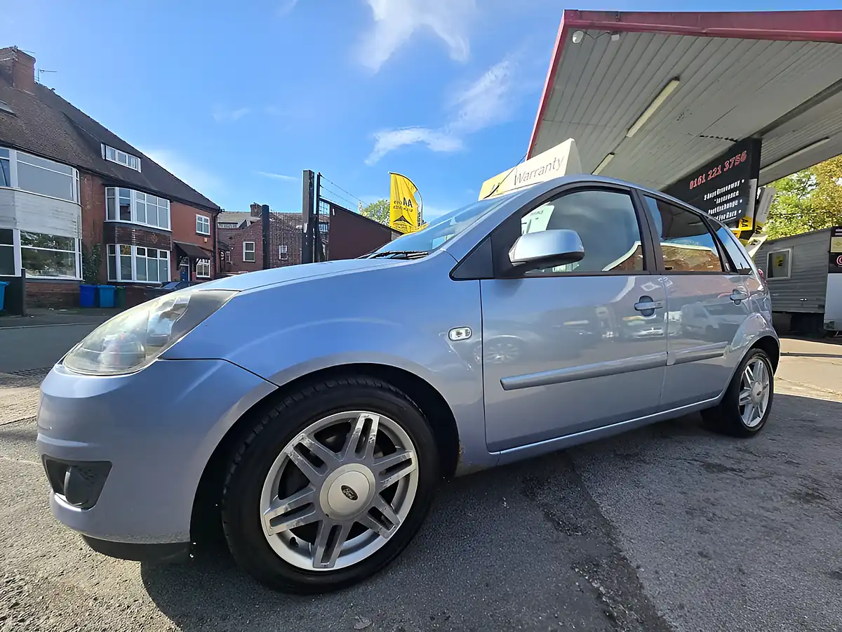 Used 2006 Ford Fiesta Ghia Blue - Interior and Exterior details 7