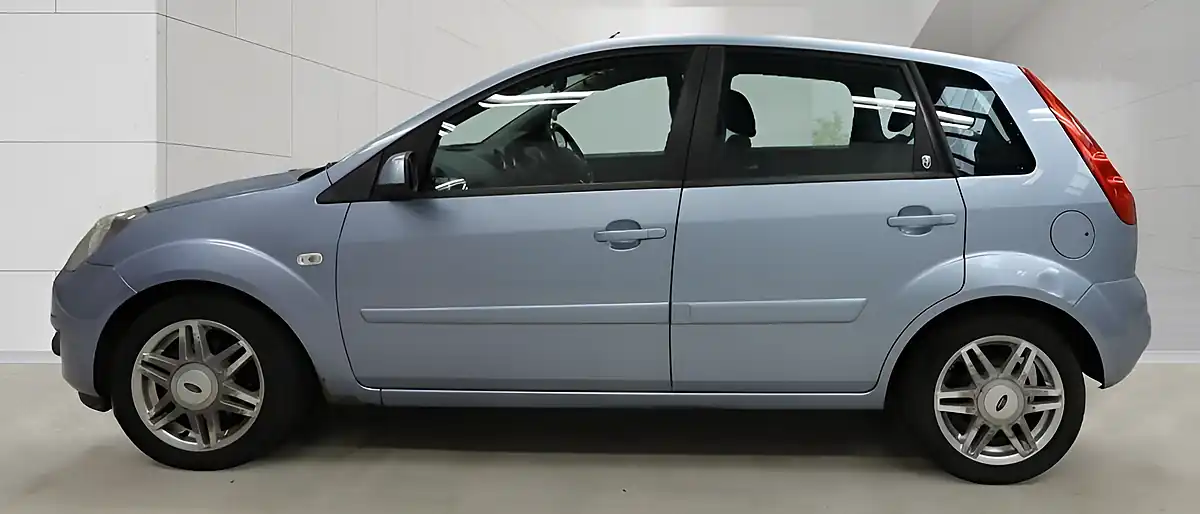 Used 2006 Ford Fiesta Ghia Blue - Interior and Exterior details 8