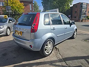 Used 2006 Ford Fiesta Ghia Blue - Interior and Exterior details 9