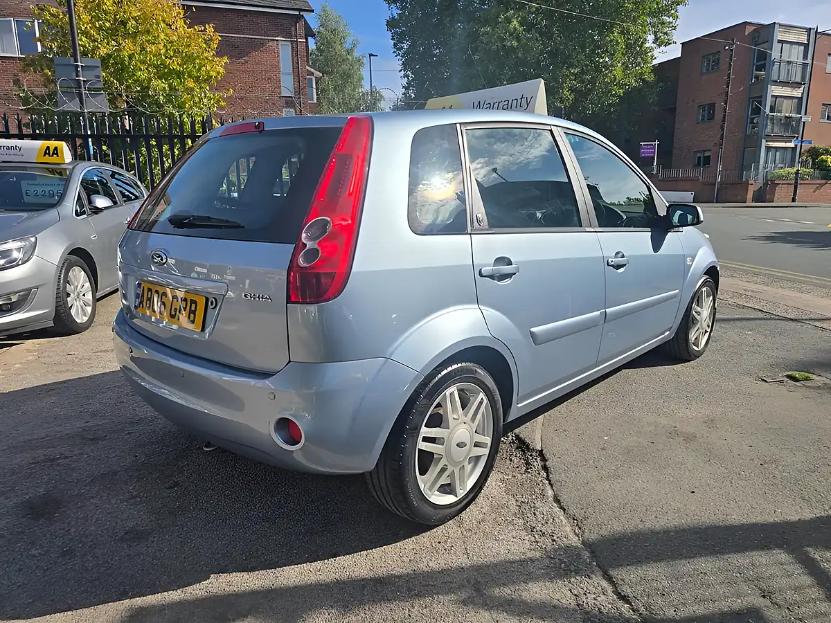 Used 2006 Ford Fiesta Ghia Blue - Interior and Exterior details 9