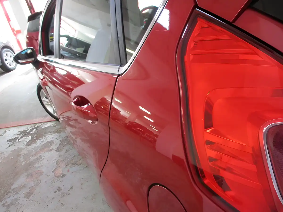 Used 2006 Ford Fiesta Zetec Red - Interior and Exterior details 15