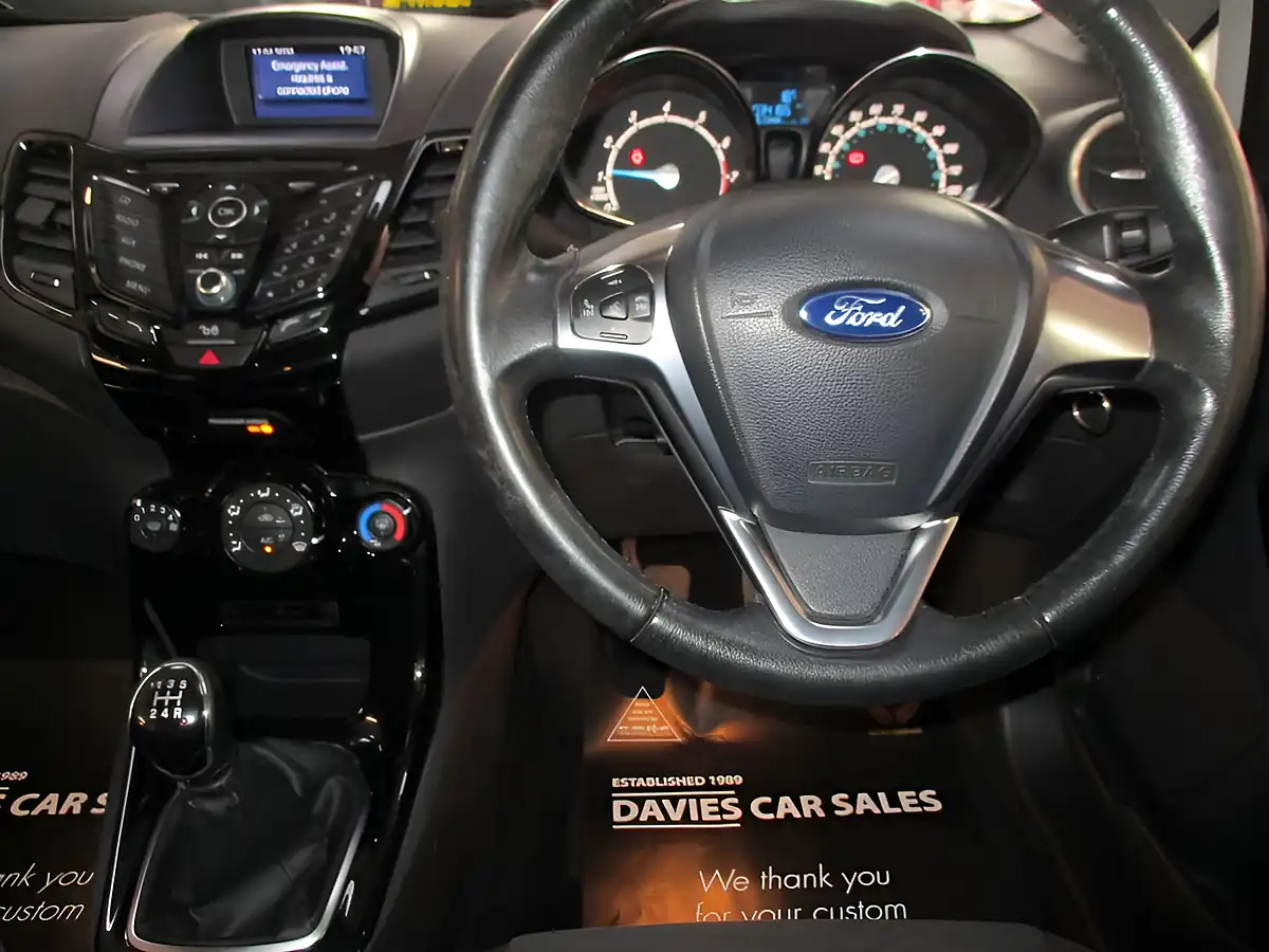 Used 2006 Ford Fiesta Zetec Red - Interior and Exterior details 5