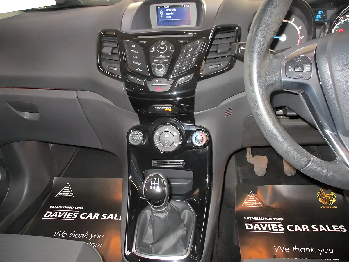 Used 2006 Ford Fiesta Zetec Red - Interior and Exterior details 7