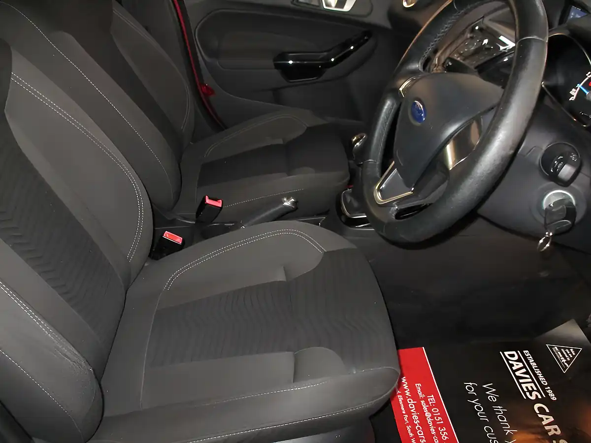 Used 2006 Ford Fiesta Zetec Red - Interior and Exterior details 8