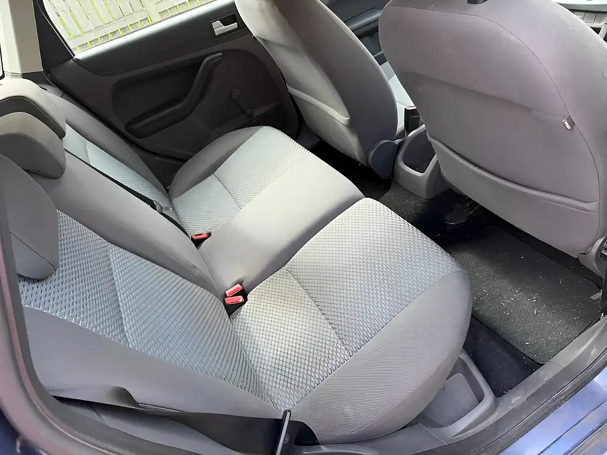Used 2006 Ford Focus Sport Blue - Interior and Exterior details 11