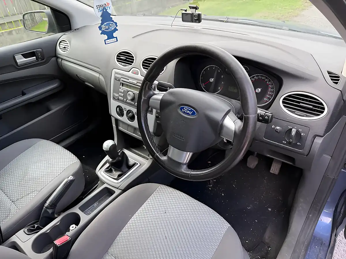 Used 2006 Ford Focus Sport Blue - Interior and Exterior details 9