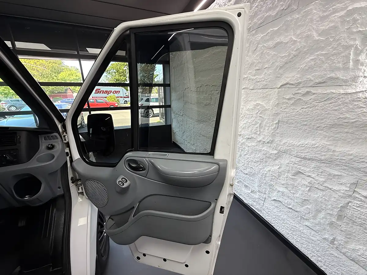 Used 2006 Ford Transit 300 Duratorq Panel Van L1 H2 White - Interior and Exterior details 14