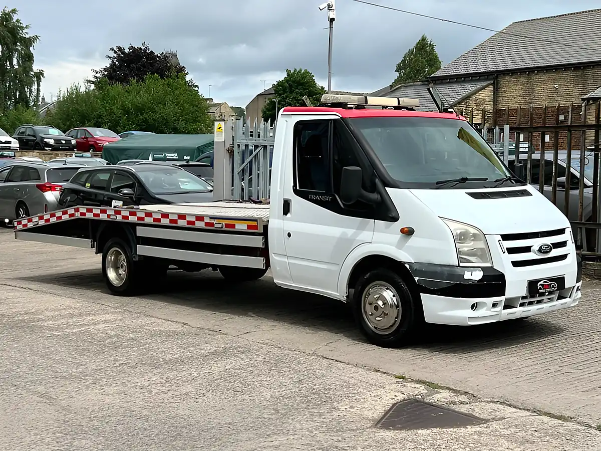 Used 2006 Ford Transit 350 Lwb White - Front View