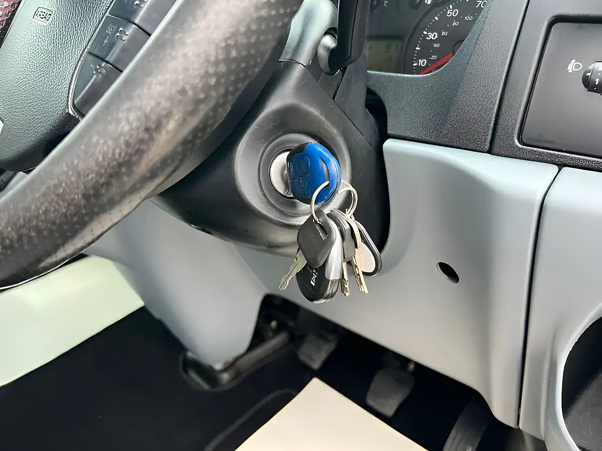 Used 2006 Ford Transit 350 Lwb White - Interior and Exterior details 16