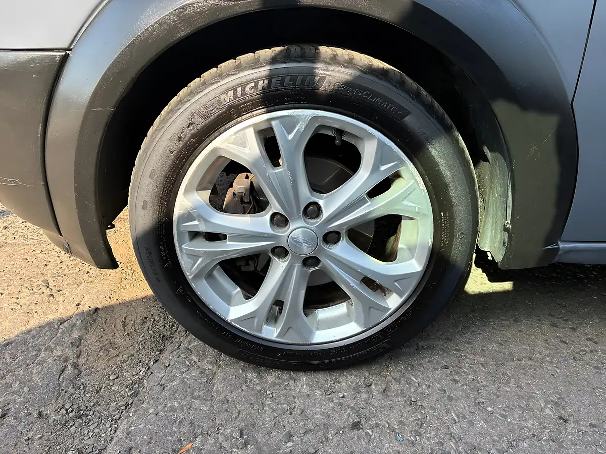 Used 2006 Ford Transit Connect T200 L Grey - Interior and Exterior details 17