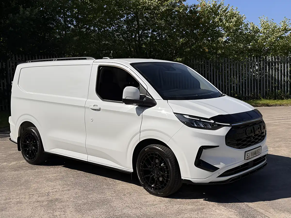 Used 2006 Ford Transit Custom Limited Frozen White - Interior and Exterior details 12