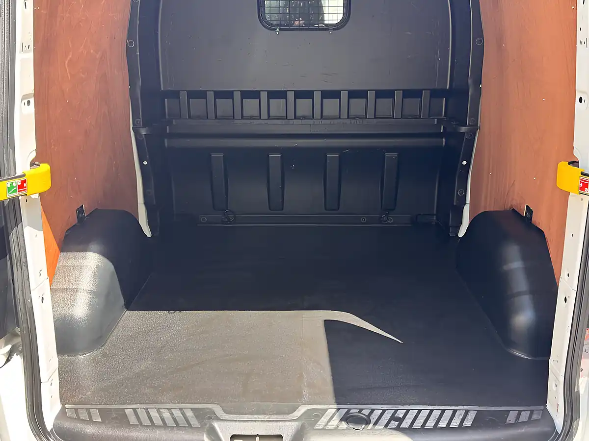 Used 2006 Ford Transit Custom Limited White - Interior and Exterior details 10
