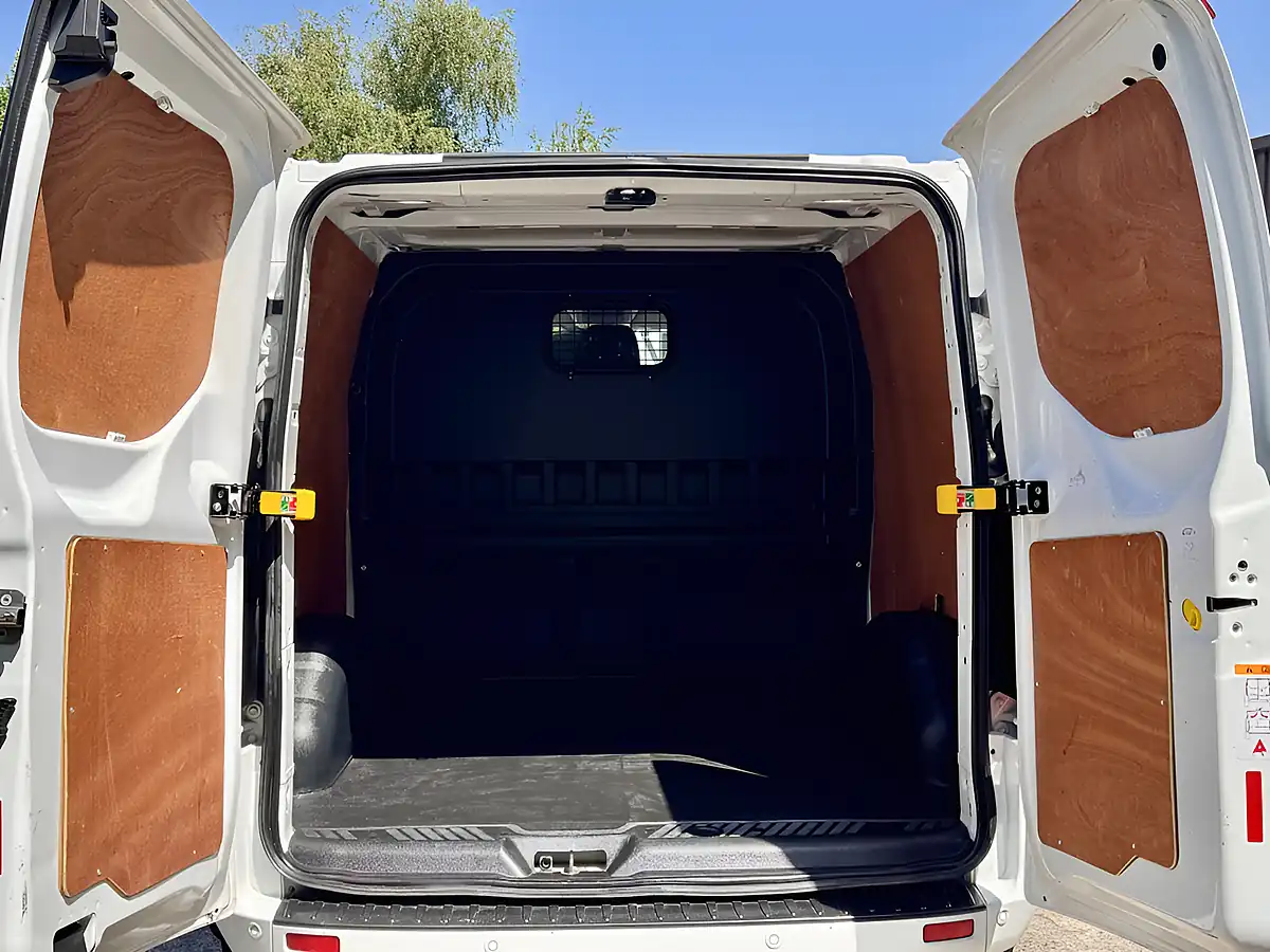 Used 2006 Ford Transit Custom Limited White - Interior and Exterior details 9
