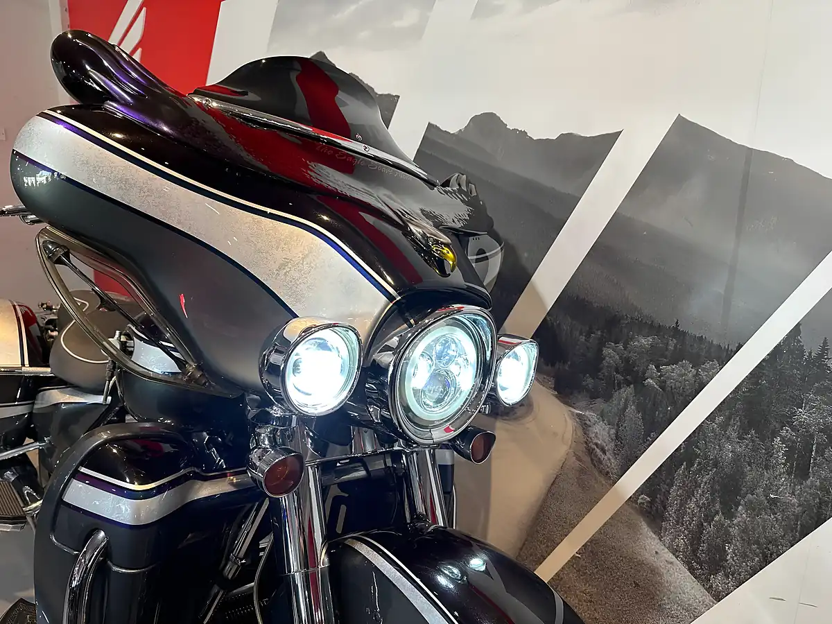 Used 2006 Harley-Davidson Electra Glide Ultra Classic Se Cvo - Interior and Exterior details 11
