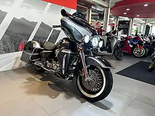 Used 2006 Harley-Davidson Electra Glide Ultra Classic Se Cvo - Interior and Exterior details 2