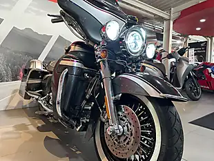 Used 2006 Harley-Davidson Electra Glide Ultra Classic Se Cvo - Interior and Exterior details 5