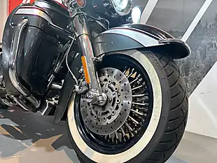 Used 2006 Harley-Davidson Electra Glide Ultra Classic Se Cvo - Interior and Exterior details 9