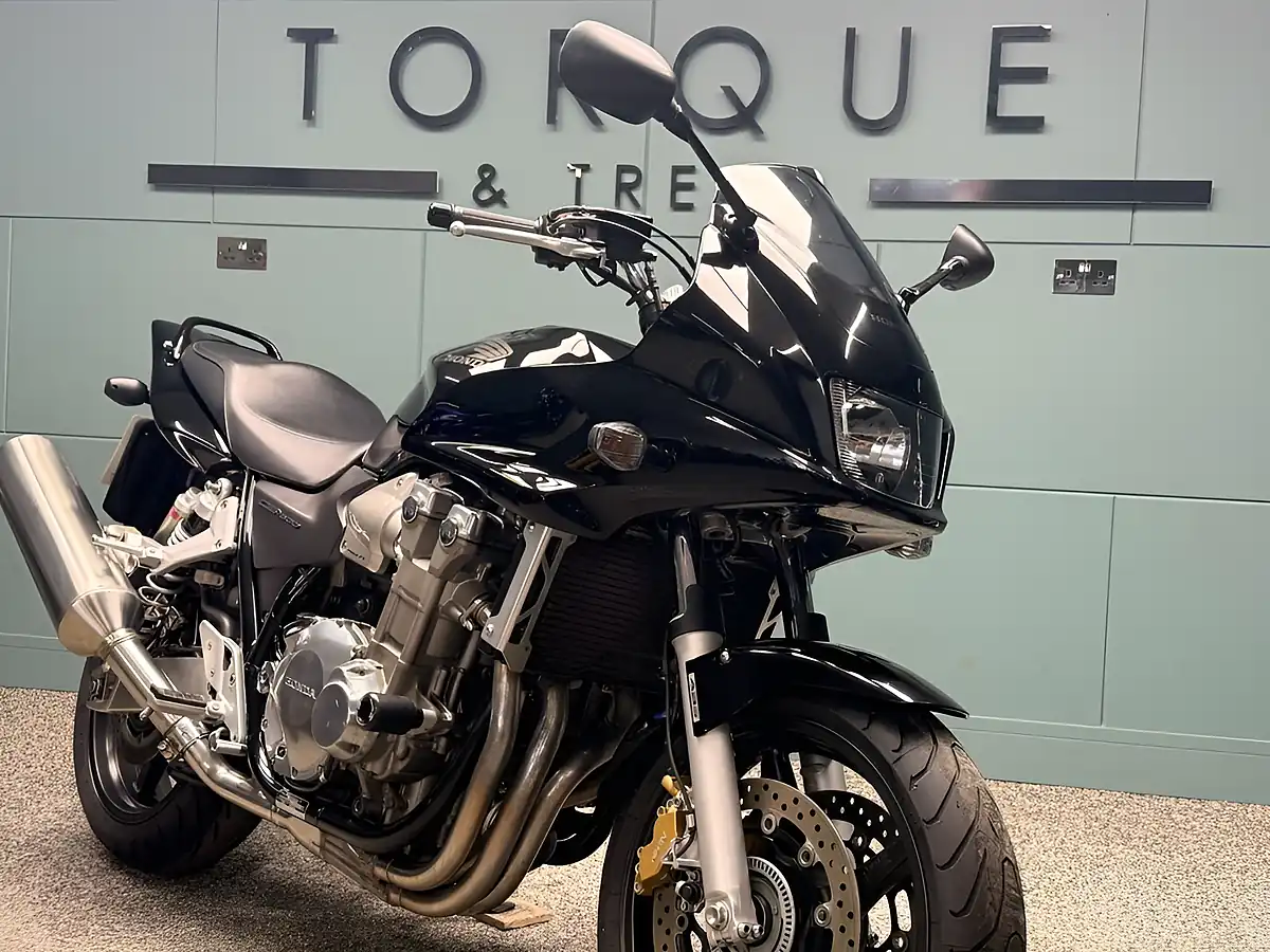 Used 2006 Honda CB1300 S Black - Interior and Exterior details 10