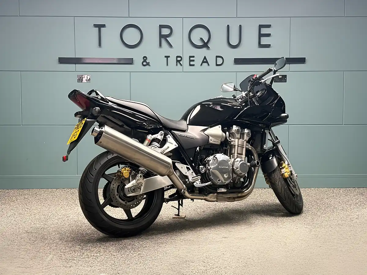 Used 2006 Honda CB1300 S Black - Interior and Exterior details 3