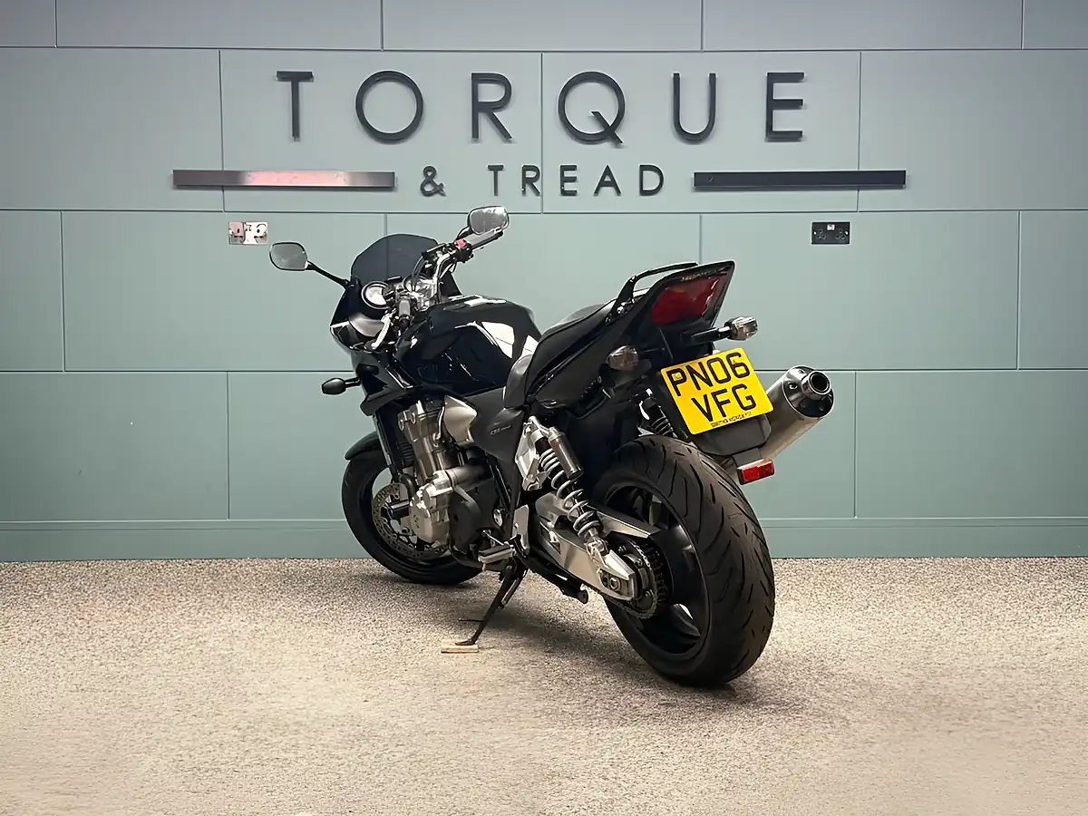 Used 2006 Honda CB1300 S Black - Interior and Exterior details 6