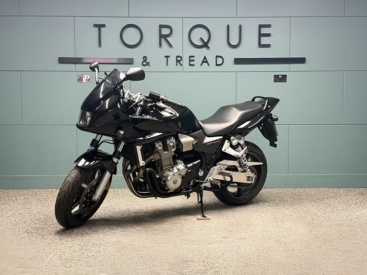 Used 2006 Honda CB1300 S Black - Interior and Exterior details 9