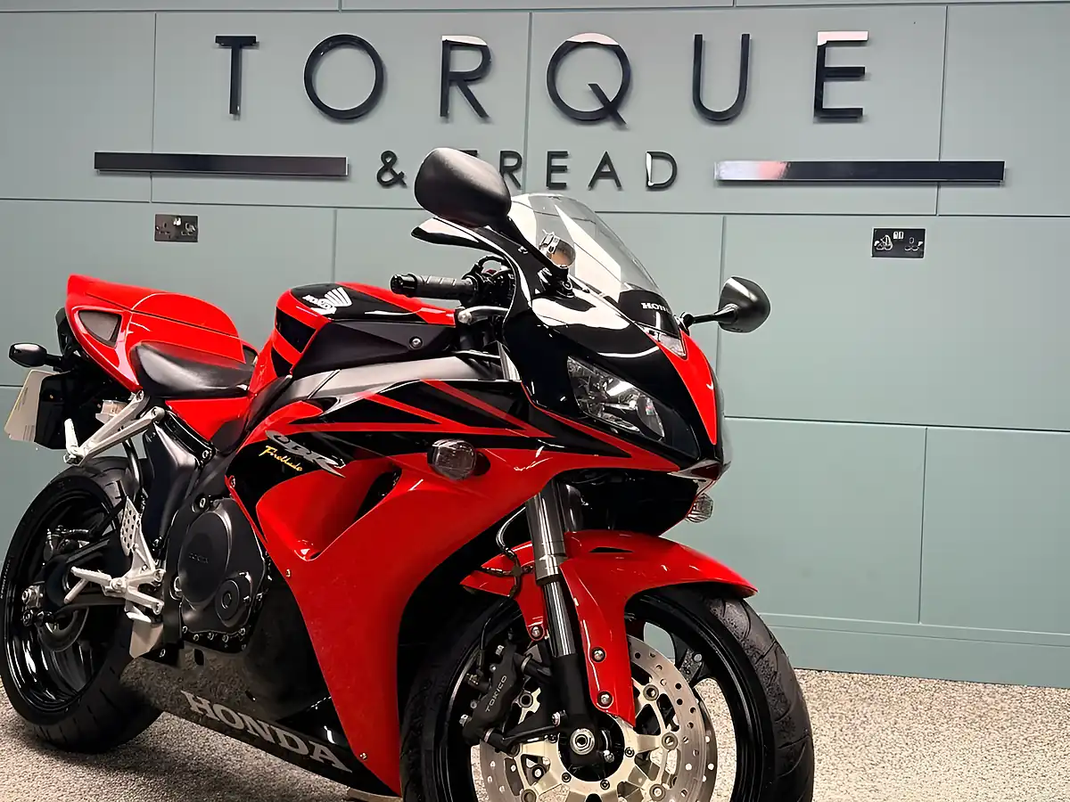Used 2006 Honda Cbr1000rr Fireblade Red - Interior and Exterior details 10