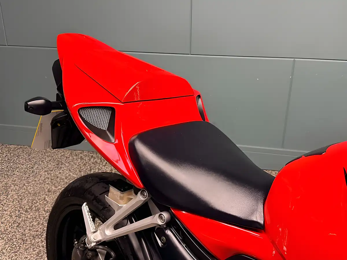 Used 2006 Honda Cbr1000rr Fireblade Red - Interior and Exterior details 13