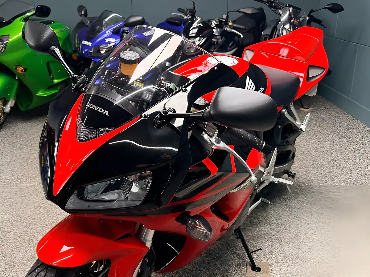 Used 2006 Honda Cbr1000rr Fireblade Red - Interior and Exterior details 18