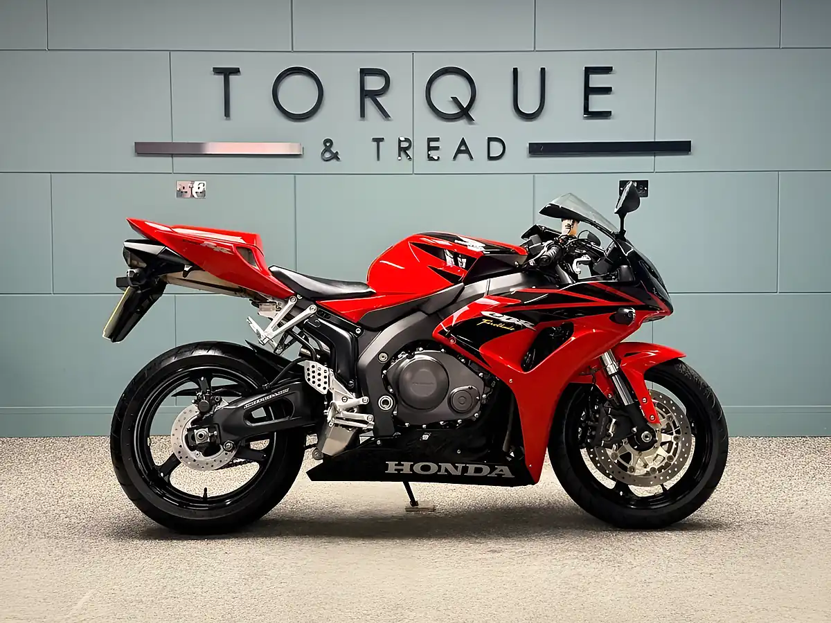 Used 2006 Honda Cbr1000rr Fireblade Red - Interior and Exterior details 2