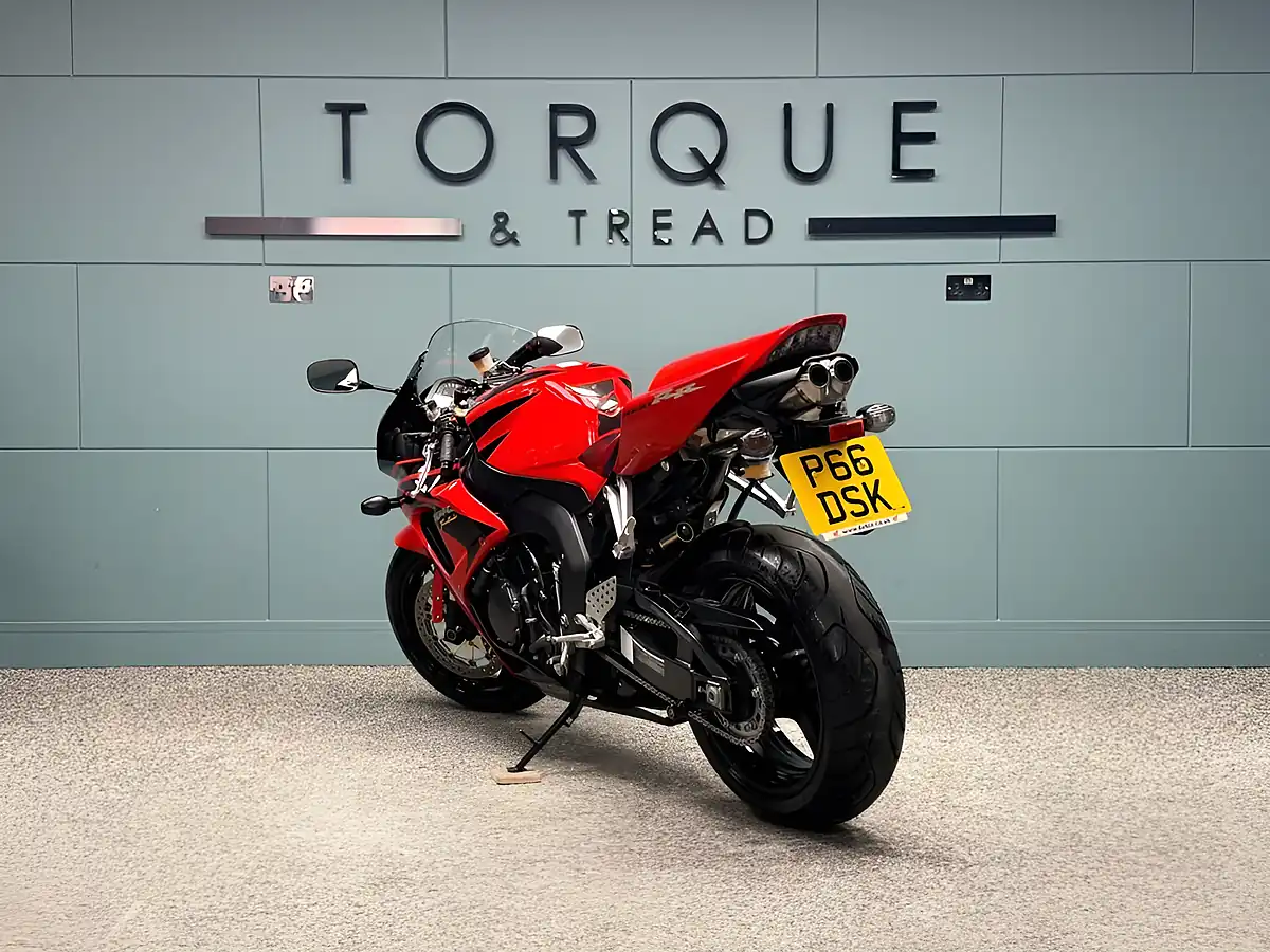 Used 2006 Honda Cbr1000rr Fireblade Red - Interior and Exterior details 6